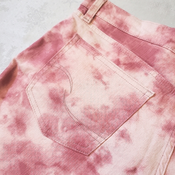 New Levi Strauss Signature Heritage High Rise 3" Pink Tie Dye Shorts Women's 12 - Picture 7 of 9